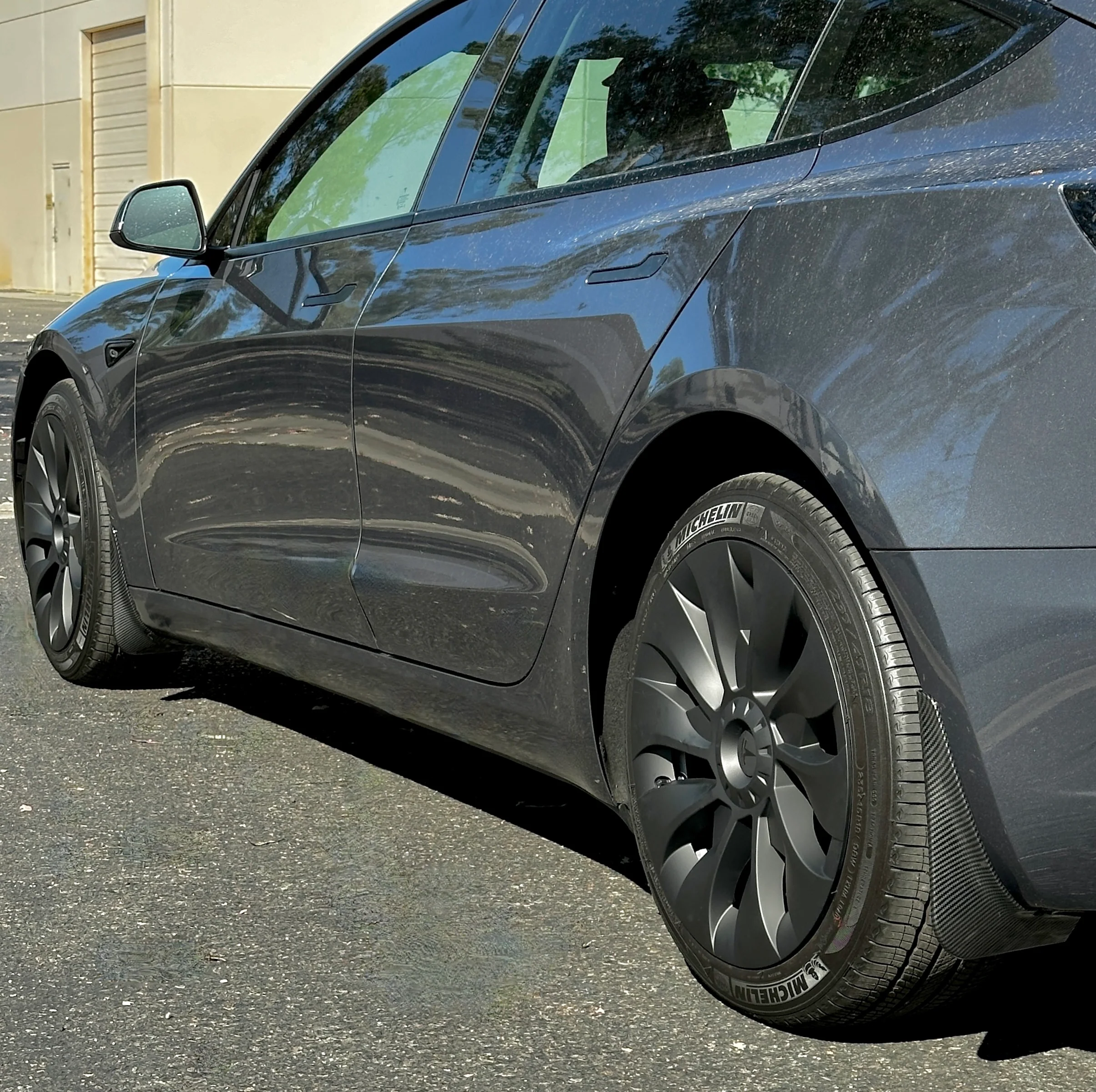Model 3 Mud Flaps Screwless - Glossy Carbon Fiber Look - (Set of 4) - Image 3