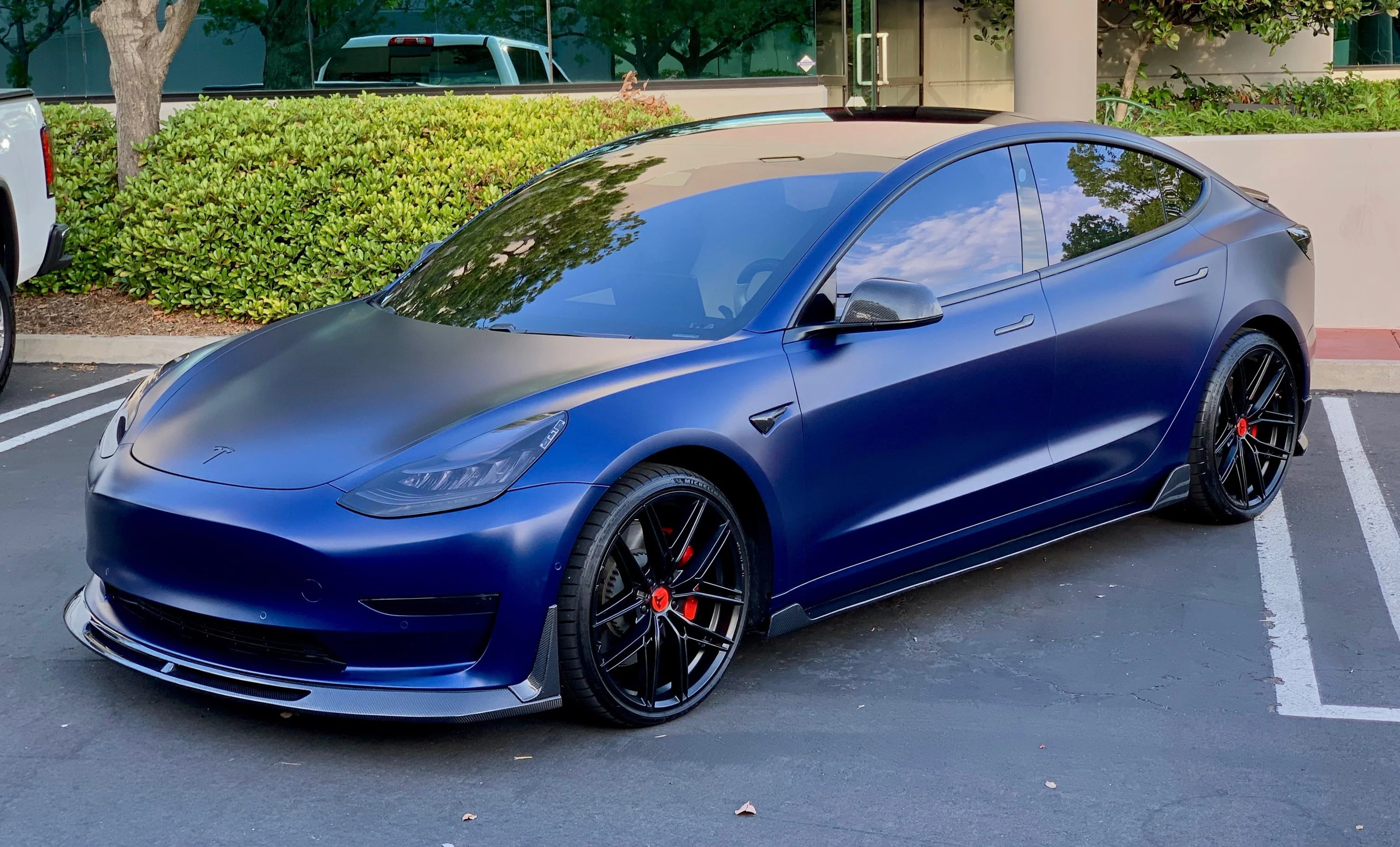 2017-2023 | Model 3 Razzo Aero Front Lip (3 Pieces with 2 Flanges).- Real Molded Carbon Fiber - Image 9