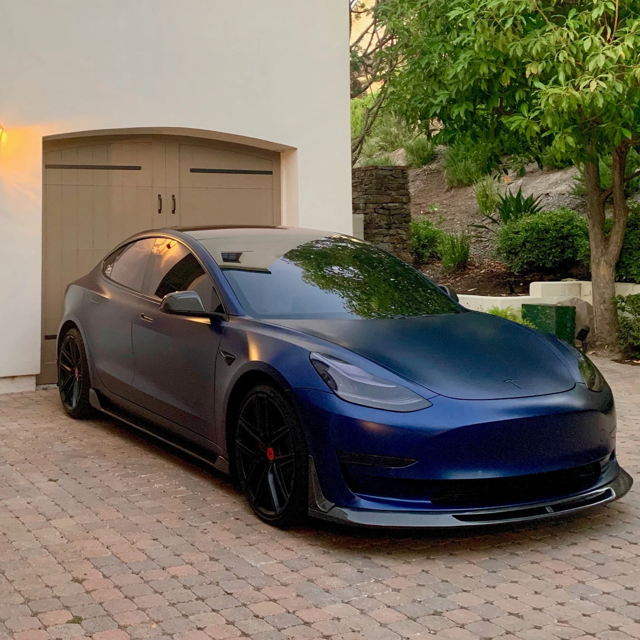 2017-2023 | Model 3 Razzo Aero Side Skirts (1 Pair) - Real Molded Carbon Fiber - Image 3
