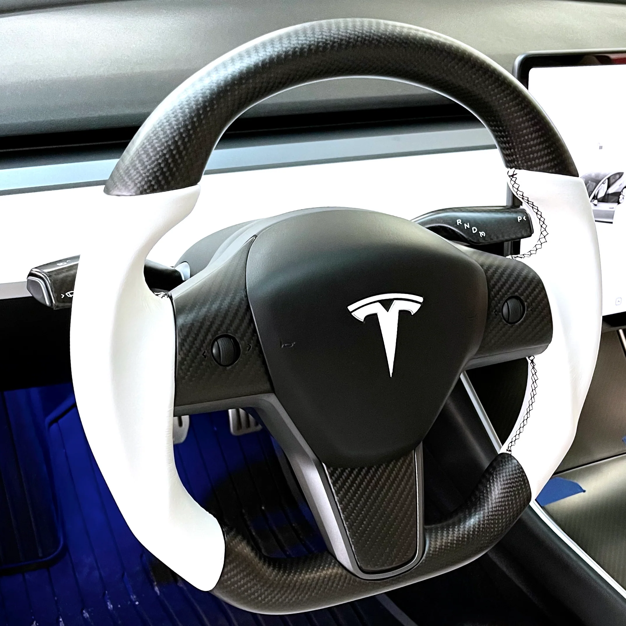 Model 3 & Y - Sport Grip Steering Wheel - Real Molded Carbon Fiber - Image 5